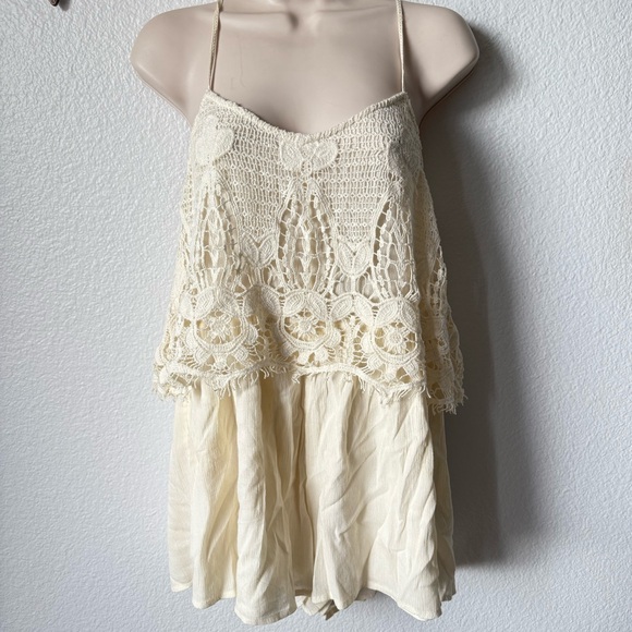 NWOT cream romper - Picture 2 of 9